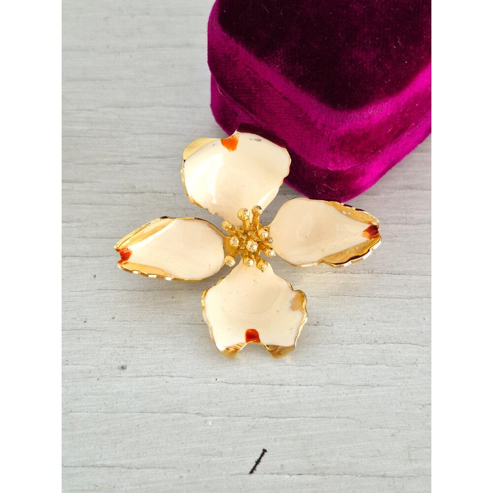 Vintage Cerrito 1985 Signed Gold-tone Dogwood Flower Brooch